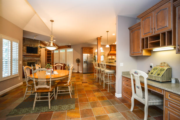 breakfast-room-p642400.jpg